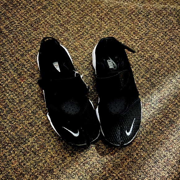 Rare Nike Air Rift Split Toe Black sneaker never worn - Picture 1 of 10